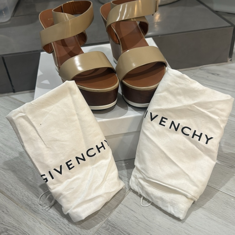Authentic Givenchy Wedge Size 40 - image 8